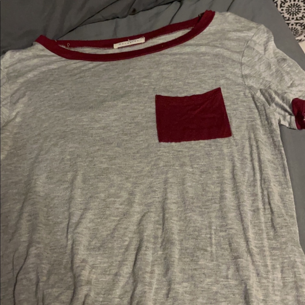 grey crop top with maroon border, medium